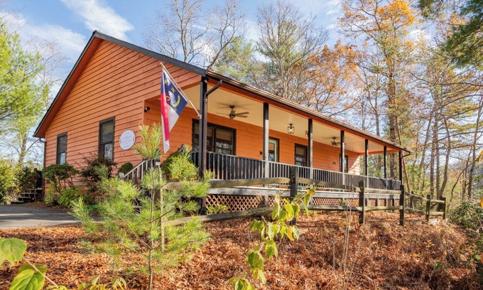 Ferguson Cabina | Changes in Altitude, hot tub, views!