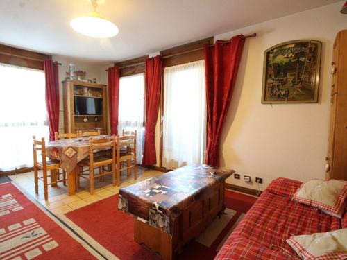 Les Carroz-d'Araches Apartamento | Charmant 2P avec balcon, 5 couchages, pieds des pistes, proche télécabine et centre village - FR-1-572-171