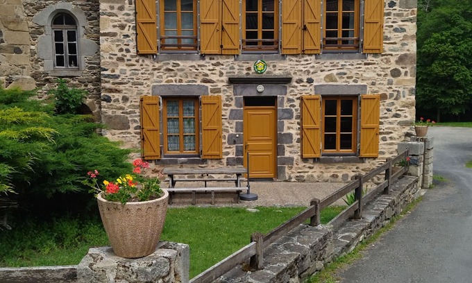 Saint-Didier-sur-Doulon Cabaña | Gîte rural avec cour, près de sites historiques et commerces, idéal pour familles et randonneurs