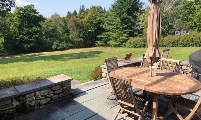 Bantam Casa | Charming 1870 cape cottage in Litchfield