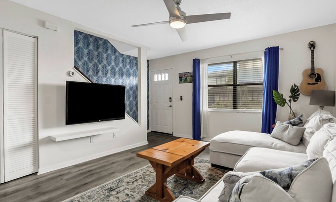 Palm Valley Casa | Charming 2-bedroom townhome in marvelous Ponte Vedra Beach with WiFi, AC