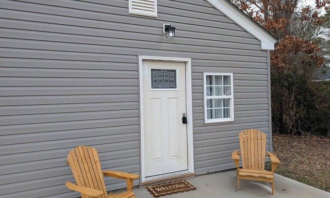 Elizabeth City Casa | Charming 2-bedroom house in Elizabeth City with AC