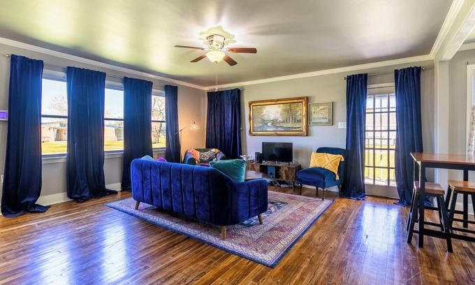 Thibodaux Casa | Charming 2-bedroom bungalow with lots of outdoor space to enjoy in Thibodaux