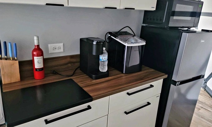 San Ildefonso Cabina | Charming 2-bedroom Dome in Coamo with WiFi, AC.