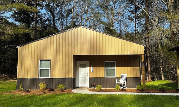 Meridian Casa | Charming 2-BR house in country setting; close to Meridian. Pet friendly/AC/WiFi