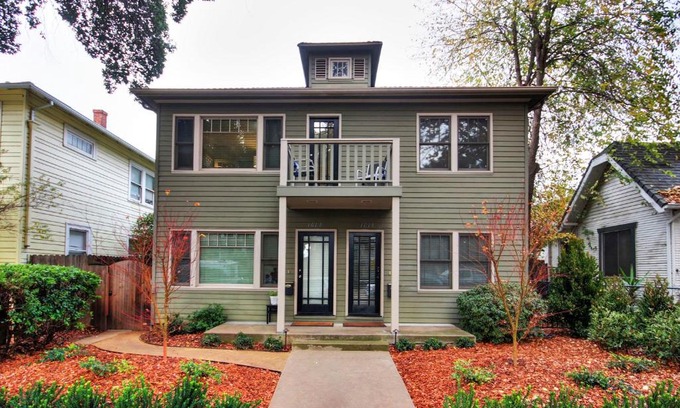 Downtown Sacramento Apartamento | Charming 2Bed French Colonial Apartment in Desirable Midtown Sacramento