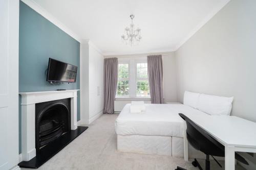 Southgate Casa | Charming 2BR House on Avenue Road