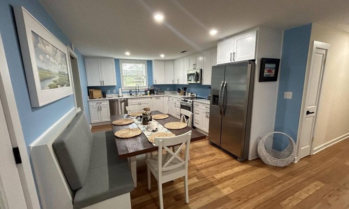 Saint Simons Island Cabaña | Charming 3-bedroom cottage with WiFi and AC in tranquil St. Simons Island