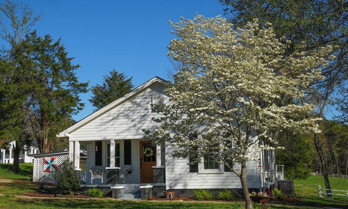 Caroleen Otro | Charming 3 bedroom farmhouse retreat. Peaceful, scenic, and full of adventure.