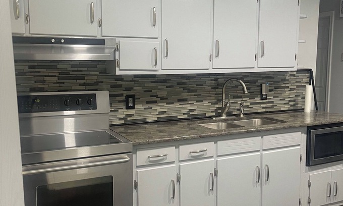 Danville Casa | Charming 3-bedroom house in brilliant Danville with WiFi, AC