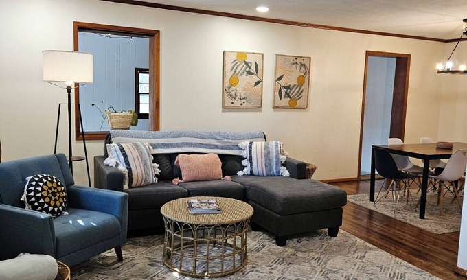 Jackson Casa | Charming 3-bedroom house with all the amenities located in the heart of Jackson