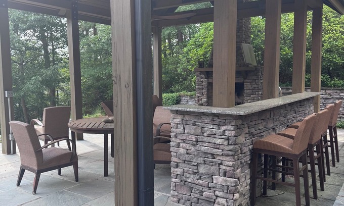 Arley Casa | Charming 3-bedroom lake house with outdoor recreation space and a large dock.