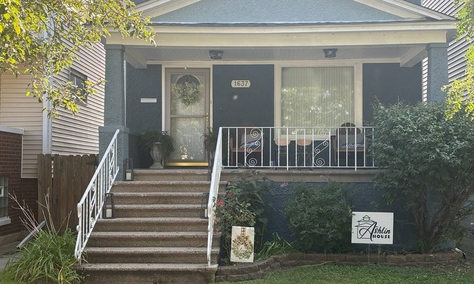 Whiting Casa | Charming 3-BR home on a cobblestone street near the Lake Michigan lakefront.