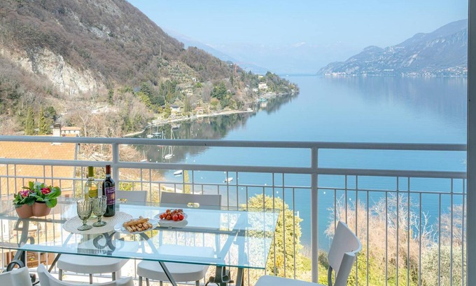 Limonta Apartamento | Charming 4-bed Apartment -lake Views & Balconies