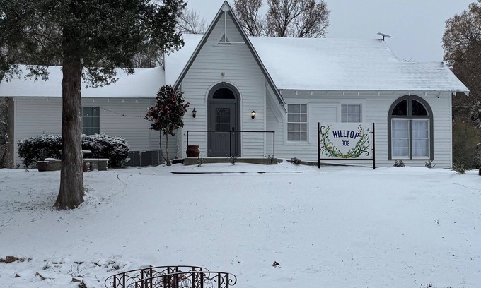 Marksville Casa | Charming 4-bedroom bed & breakfast in Marksville with AC, WiFi and full Kitchen.