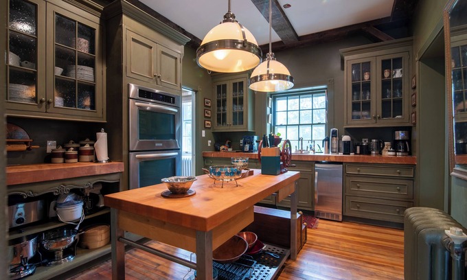 Berryville Casa | Charming 4-bedroom Estate - A Historic Gem in Clarke County, VA