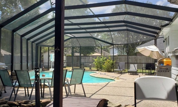 Barker Casa | Charming 4-bedroom home with Pool and Spa AC & WiFi safe peaceful neighborhood