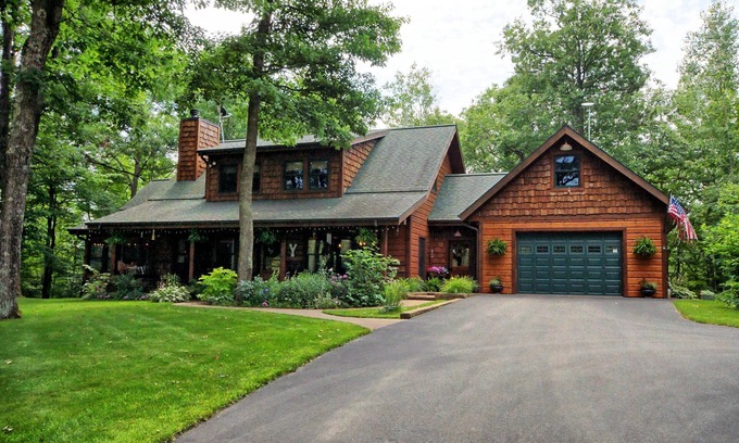 Hayward Cabina | Charming 5-bedroom cabin just outside Hayward near OO, Tiger Cat,and Spider Lake