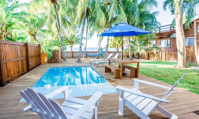Antoneys Cay Cabaña | Charming Beachfront Cottage w/ Private Pool in Beautiful Sandy Bay, A/C and WiFi