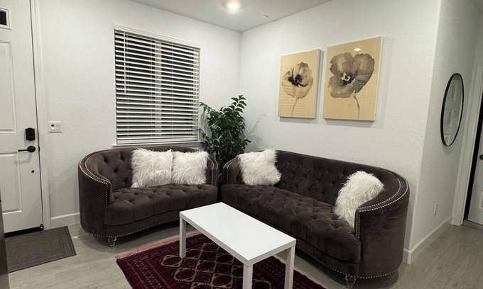 Antelope Casa | Charming brand-new 1-bedroom, 1-bath private suite