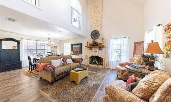 Paluxy Casa | Charming Chalk Mountain Retreat near Glen Rose, Hico, Stephenville, Granbury