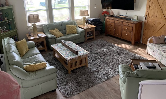 Ormond Beach Cabaña | Charming Cottage Close to Beach and All Daytona Attractions.