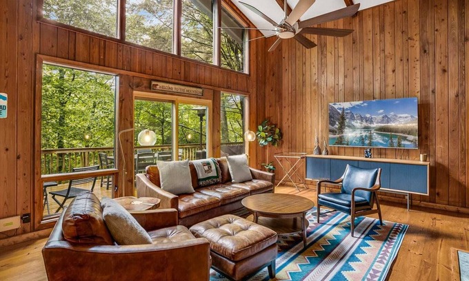 Boone Cabaña | Charming Cottage in Gated Community