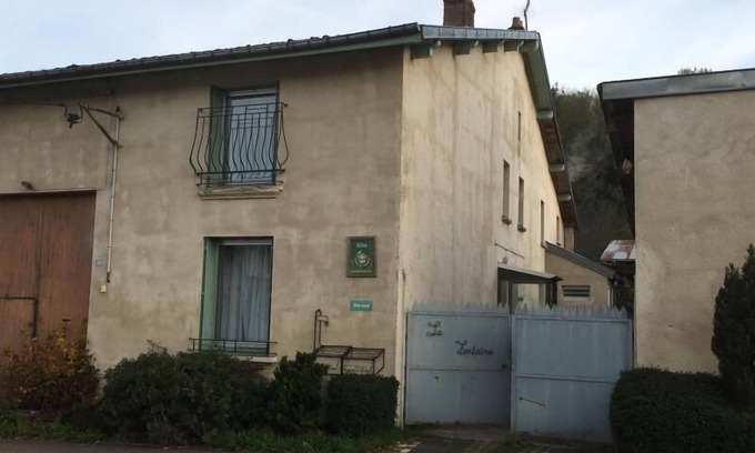 Flainval Cabaña | Gîte calme avec jardin, idéal pour familles, rando et recharge véhicules.