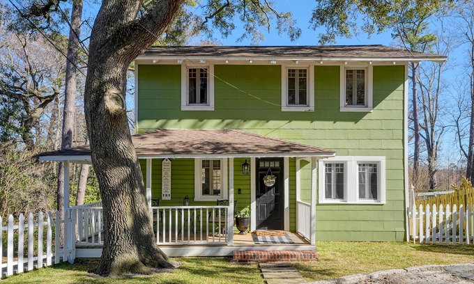 Wilmington Cabaña | Charming Cottage near historic downtown Wilmington. 10 min to Wrightsville Beach