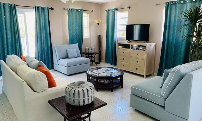 Leeward Settlement Cabaña | Charming Cottage