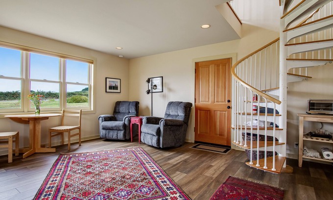 Mendocino Cabaña | Charming cottage w/ dramatic views and fireplace. Ideal location