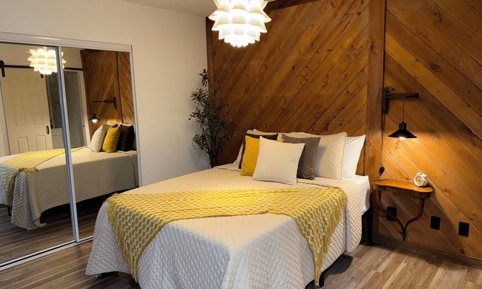 Lutz Cabaña | Charming cottage with AC in lovely Lutz, 5min from The Tampa Outlets & much more