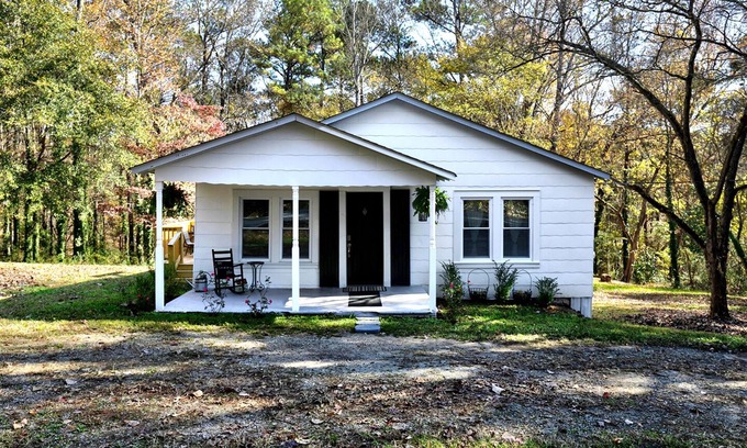 Dallas Casa | Charming Country Cottage Retreat - Walking distance to Downtown