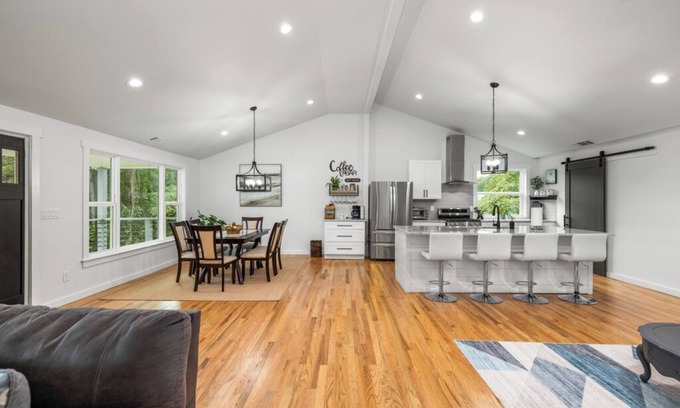 Dacula Casa | Charming Countryside House