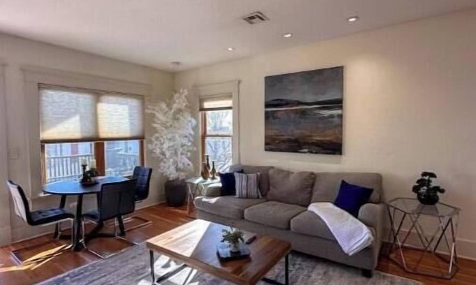 Midtown Casa | Charming cozy townhome with 1 bedroom and WiFi, AC in nice Oklahoma City