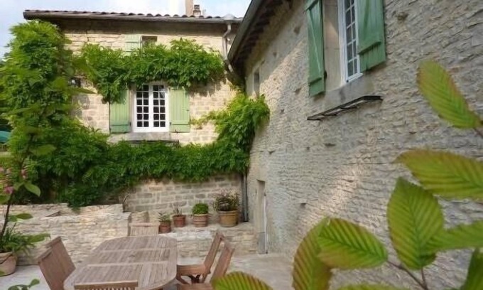 Thonnance-Les-Joinville Cabaña | Casa en un molino restaurado del siglo XV en el corazón de un hermoso jardín de 2 hectáreas.