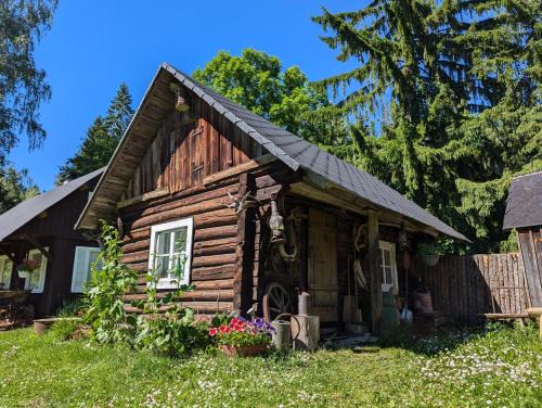 Kuusalu Parish Cabina | Charming Garden House by the River