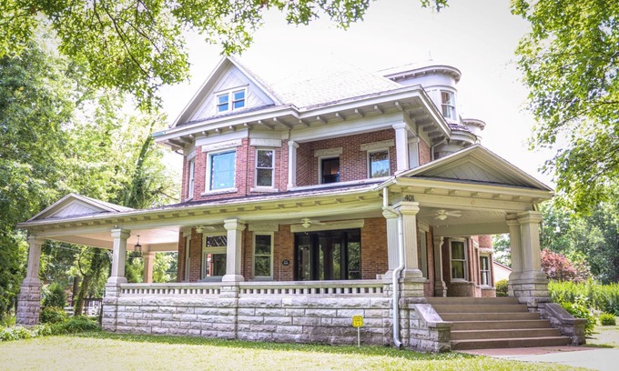 Pittsburg Casa | Charming Historic Victorian Home W/Fireplace