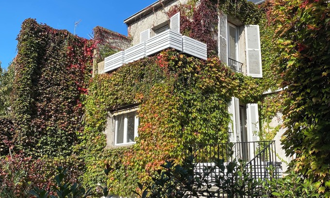 Enghien-les-Bains Casa | Charming house in town center, close to lake, train station and casino.