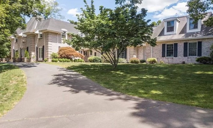 Berlin Casa | Charming, Large Cozy 1-bedroom house in fabulous Berlin with WiFi, near Hartford