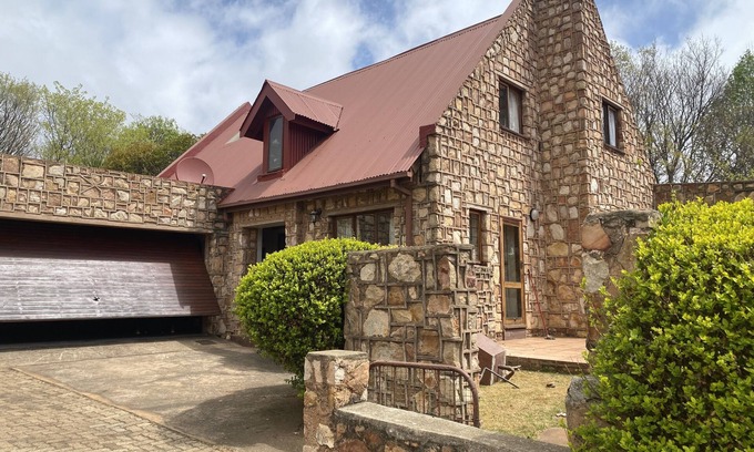 Dullstroom Villa | Charming, Luxurious Critchley Stone Villa, Dullstroom. Oozing old world charm.