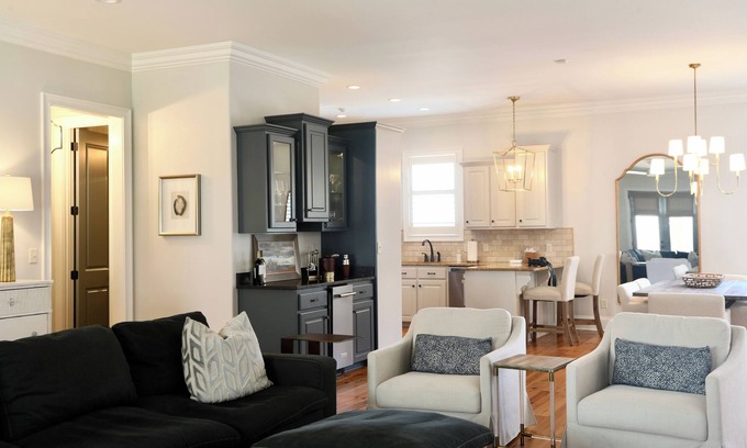 Oxford Casa | Charming Oxford Townhome - Minutes to Ole Miss and The Square! Sleeps 1-10