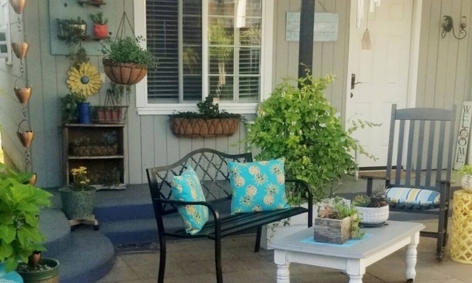 Red Bluff Casa | Charming & Peaceful Bungalow in quaint Red Bluff