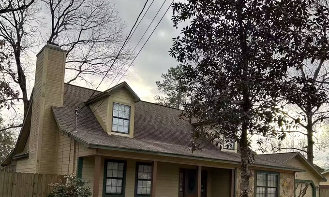 Warner Robins Casa | Charming, peaceful & spacious 3/2 house with sunroom, WiFi, AC in Warner Robins