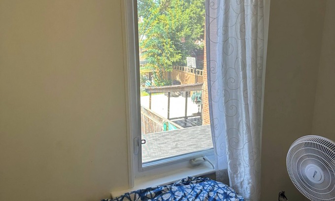 Mount Dennis Casa | Charming Private room in a 2-bedroom house in enchanting Toronto with AC.