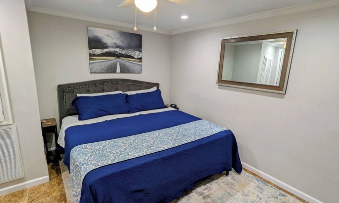 Augusta Apartamento | Charming Retreat: Walk to Distillery & River