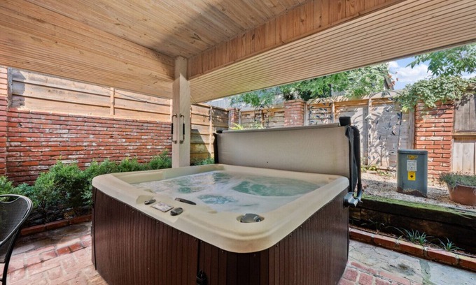 Quail Creek Casa | Charming Stay | Hot Tub, Patio & Antique Charm