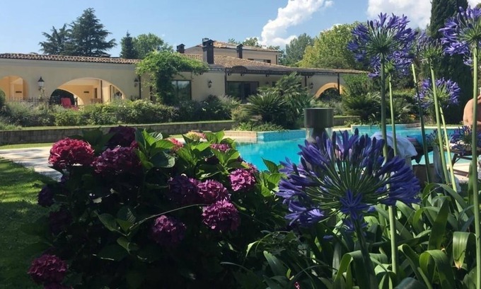 Zona LI La Storta Casa | Encantadora villa en un hermoso jardín a 20 km de Roma en el campo de golf Olgiata