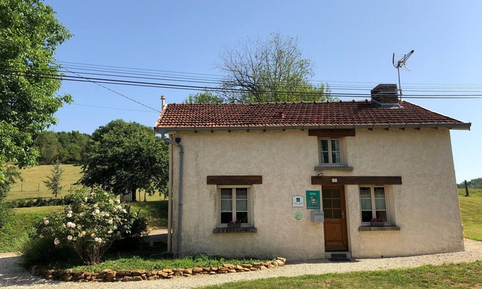 Orbigny-au-Val Cabaña | Casa tranquila con terraza y jardín a 7 km del lago de la Liez