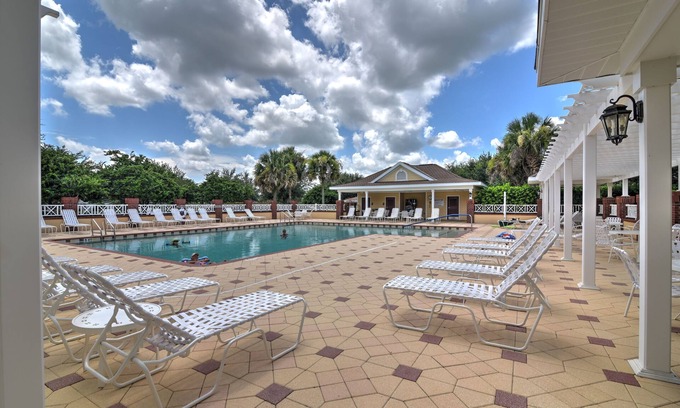 Lynnhaven Cabaña | Charming Villages Home w/ Lanai & Golf Cart!